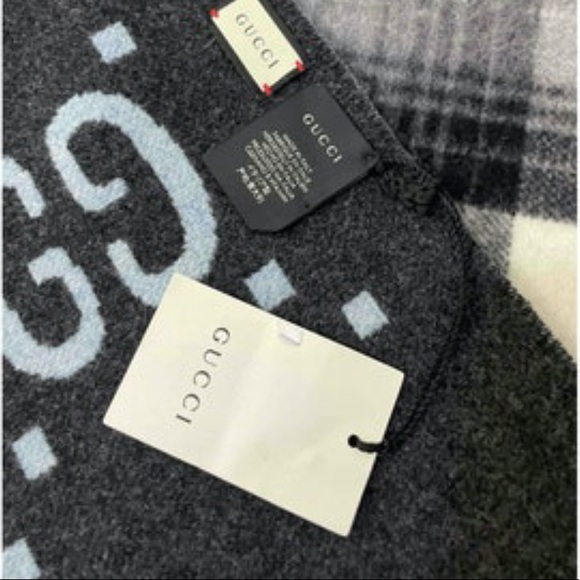 Gucci poncho - Picture 6 of 9